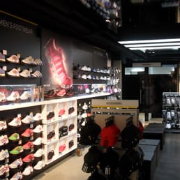 adidas store mönckebergstraße 13 hamburg adidas store mönckebergstraße 13 hamburg