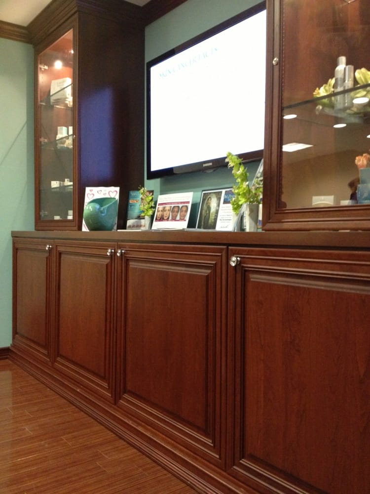 Alexandria Associates In Dermatology