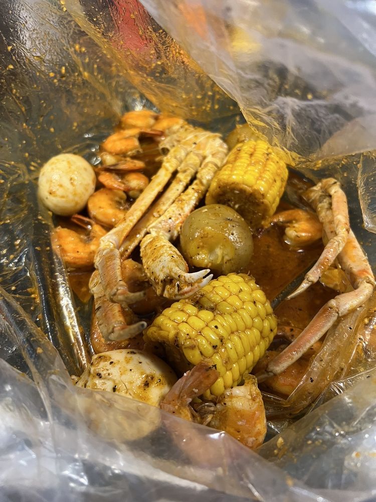 The Twisted Crab Seafood & Bar - Greenbrier