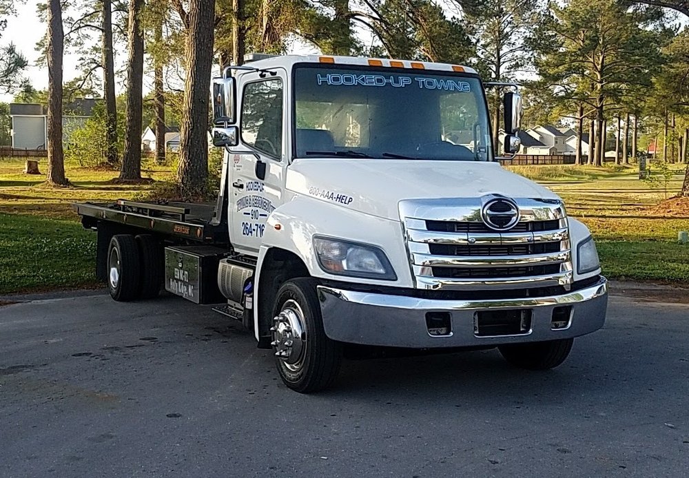 Hooked-Up Towing & Recovery