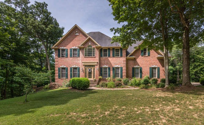Ruth Morton - Real Estate Agent