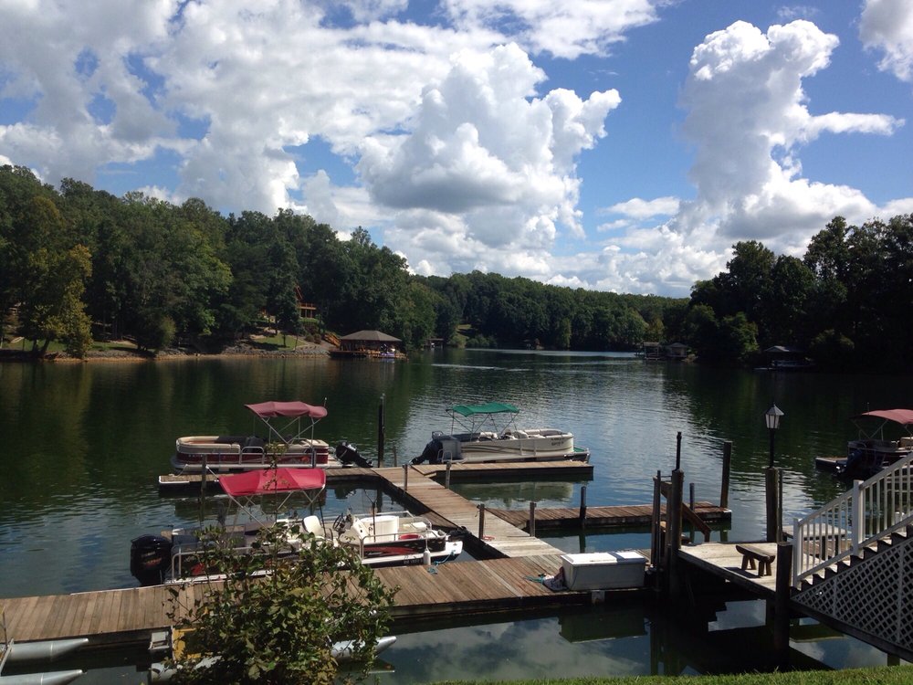 Westlake Waterfront Inn 17 Photos Hotels 2050 Morewood Rd, Hardy