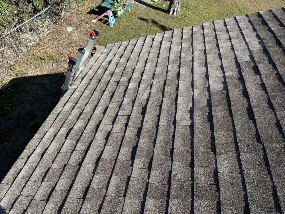 image of business New Vallee Roofing