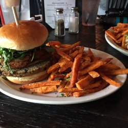 Jackson Ave Pub 118 Photos 260 Reviews Burgers 7 W Photo Of Jackson Ave Pub Naperville Il United States Veggie Country Bloomin