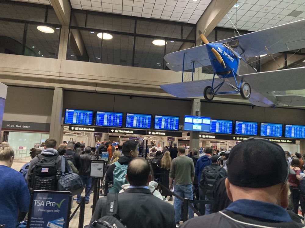 TSA Checkpoint Main