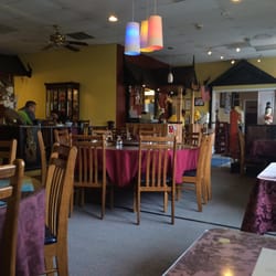 Siam Restaurant 265 Photos 324 Reviews Thai 5100 Franklin Photo Of Siam Restaurant Sacramento Ca United States Few Guests I Nside