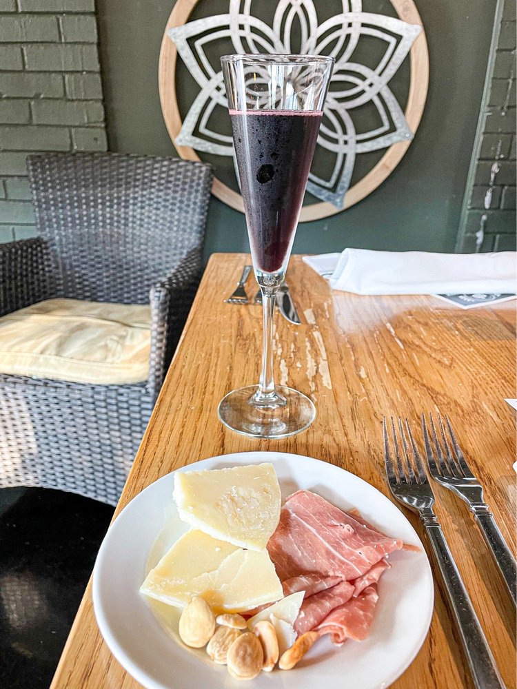 Quanto Basta: Italian Eatery & Wine Bar