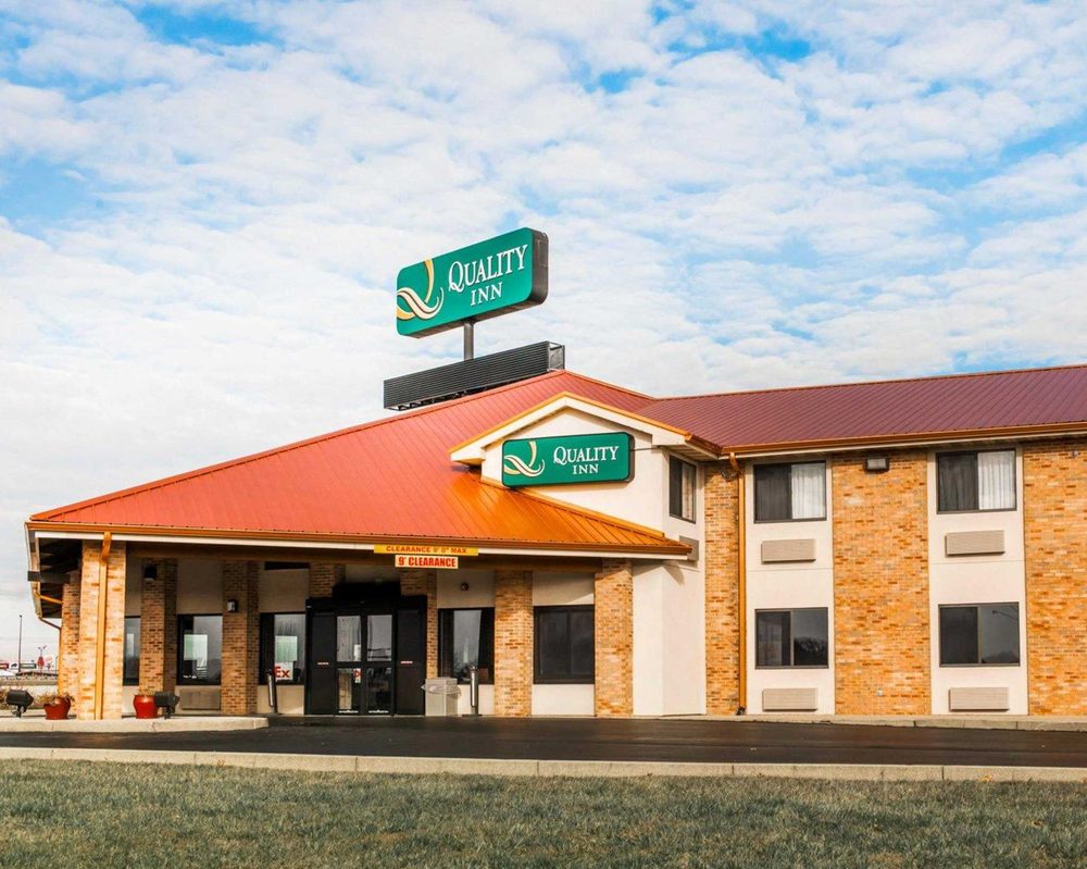 Quality Inn 20 Photos & 13 Reviews Hotels 1304 W Evergreen Drive