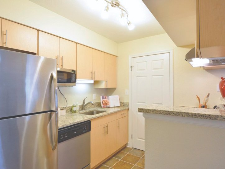 Lincoln Woods Apartments