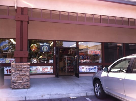 Featured Services Meriwest Monta Loma Financial Center is a branch banking office for Meriwest credit union. They are located at N Rengstorff Ave in Mountain View California. Directions to this location can be found below along with ratings and additional bank-related information.