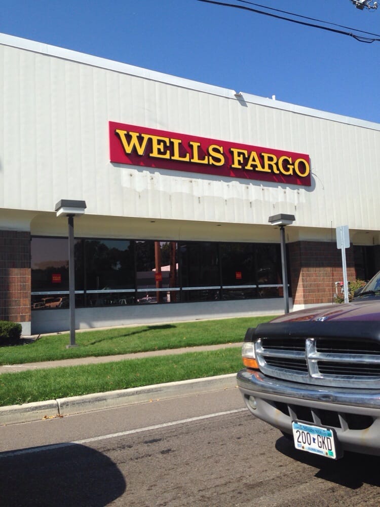 Wells Fargo Bank Banks & Credit Unions 1827 Grand Ave, Mac