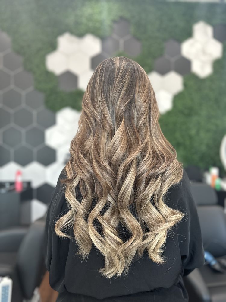 Uplift Salon Spa Studios