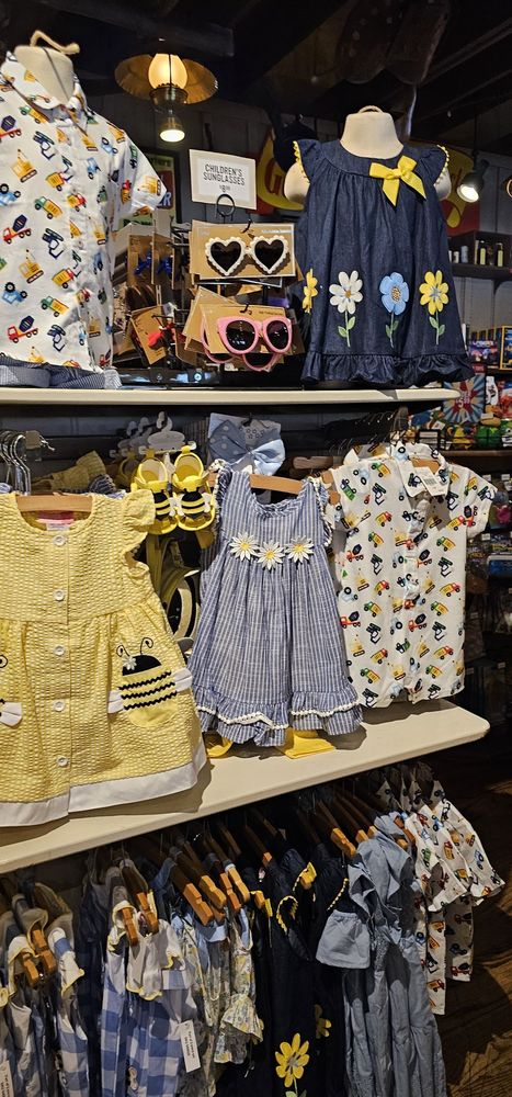 Cracker Barrel Old Country Store