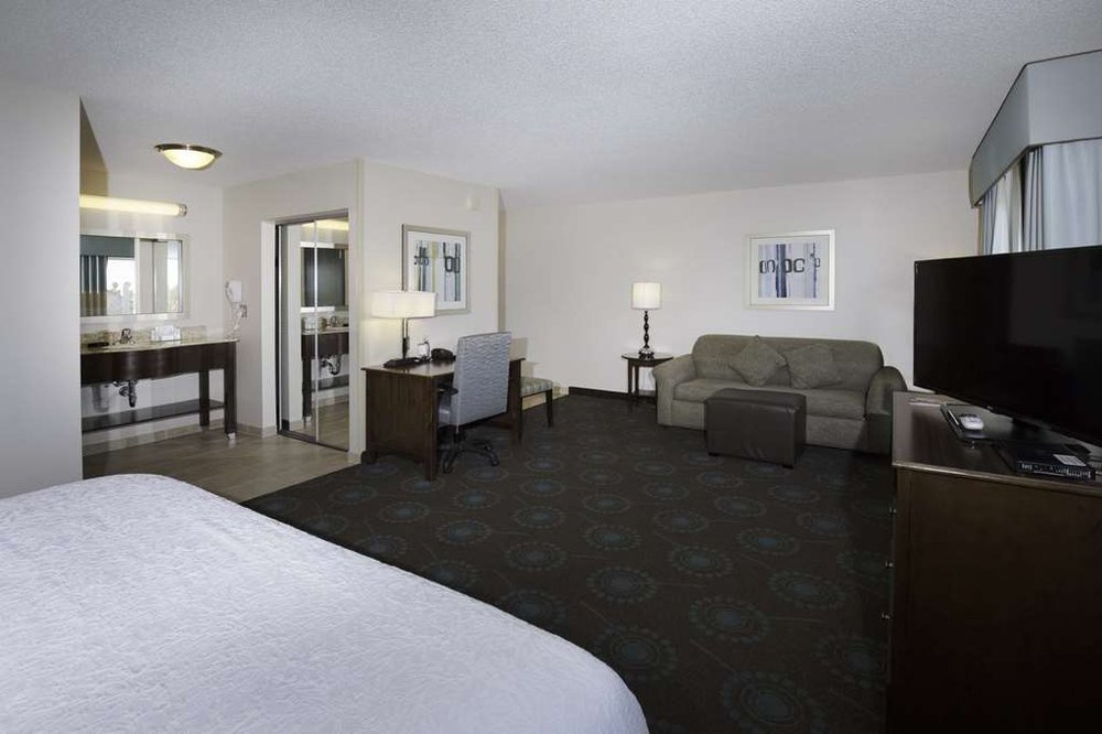 travis air force inn