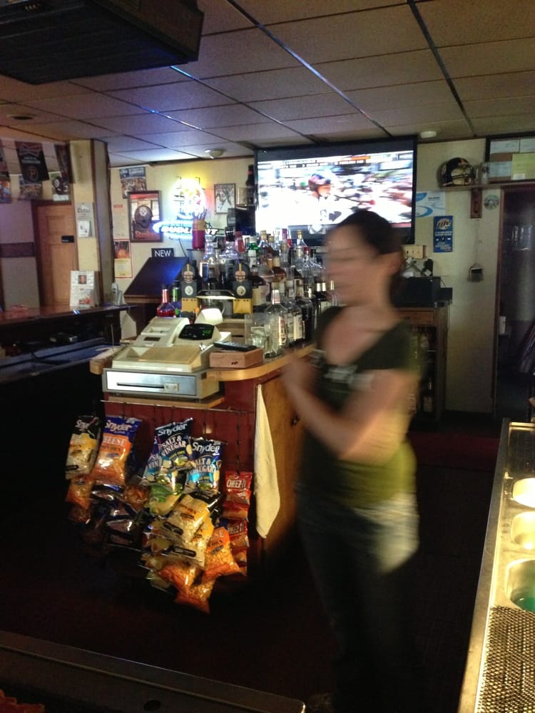 J R’s Sports Den Restaurant & Lounge Restaurants 512 Oakland Ave