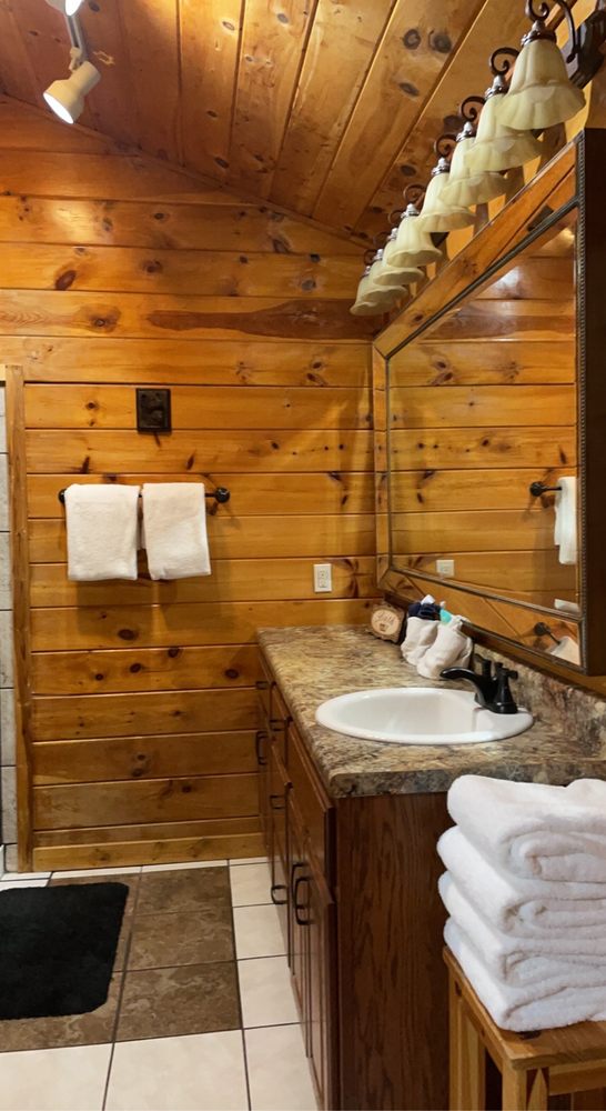 Auntie Belham's Cabin Rentals Photo