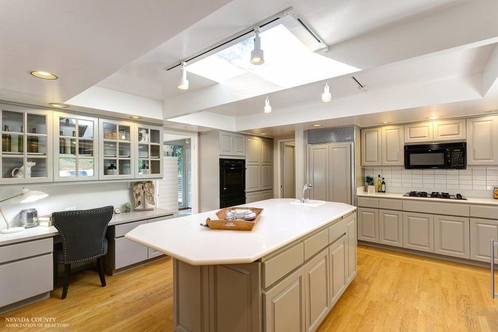 The Green Valley Crew Made Our 30 Year Old Cabinets Look As Good Photo Of Green Valley Painting Fairfield Ca United States The