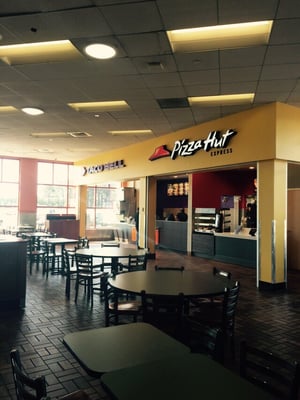 Pizza Hut 923 Johnston Pkwy Kenly Nc Restaurant Photo Of Pizza Hut Kenly Nc United States