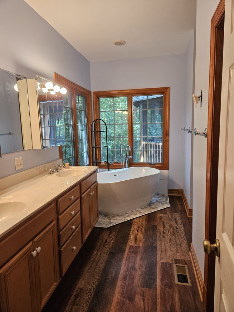 image of business Corner Pocket Tile & Wood