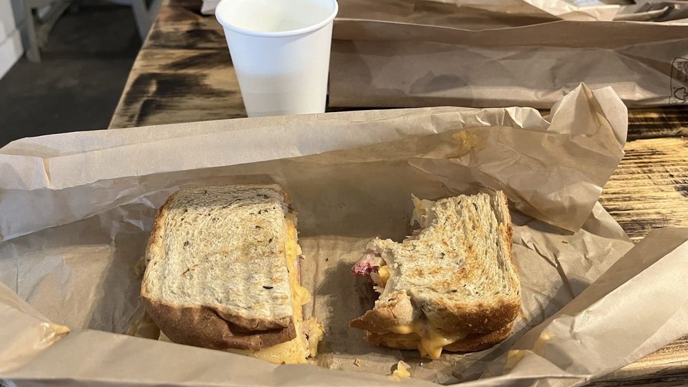 Waveriders Coffee, Deli & Market