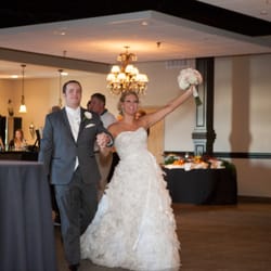 The Cotillion Get Quote Venues Event Es 1717 Nw Burdett Photo Of The Cotillion Blue Springs Mo United States Make Your Entrance