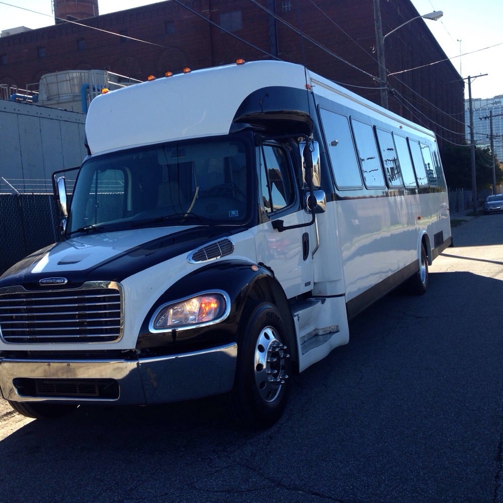 La Grand Elite Limousine - 28 Photos - Limos - 10429 W Main Rd, North
