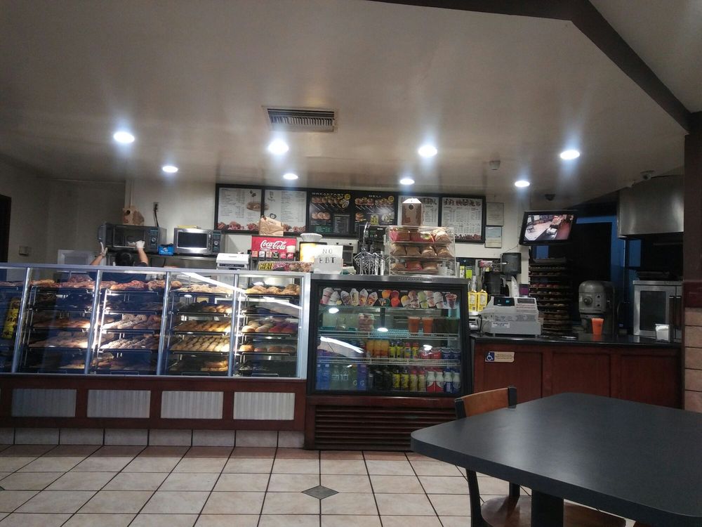 Yum Yum Donut Shop 23 Photos & 17 Reviews Donuts 502 N Wilson Way