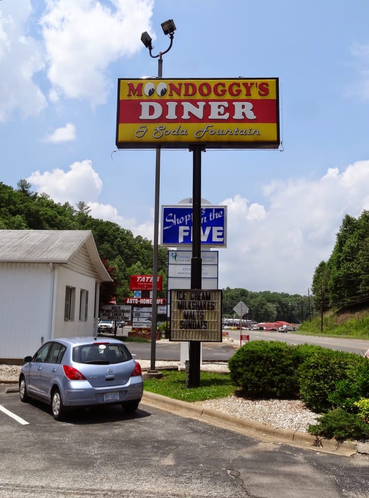 Moondoggy’s Classic Diner 15 Photos & 15 Reviews Diners 909 N