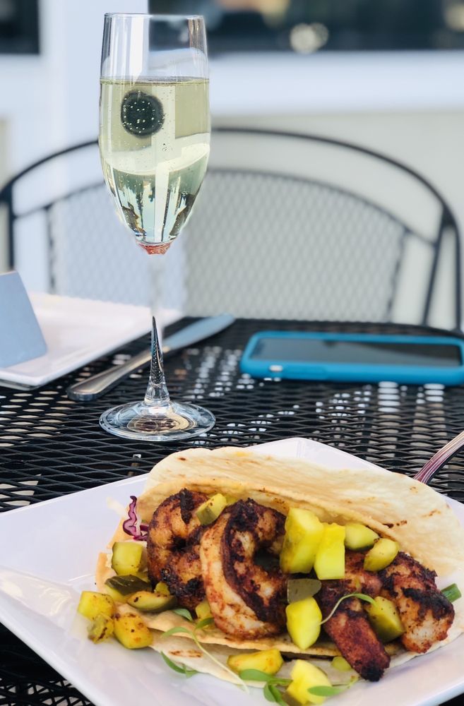 Share Kitchen & Bar Room