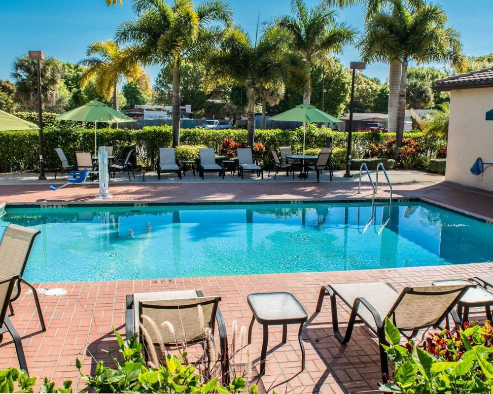 Econo Lodge - 25 Photos - Hotels - 950 US Hwy 1, Vero ...
