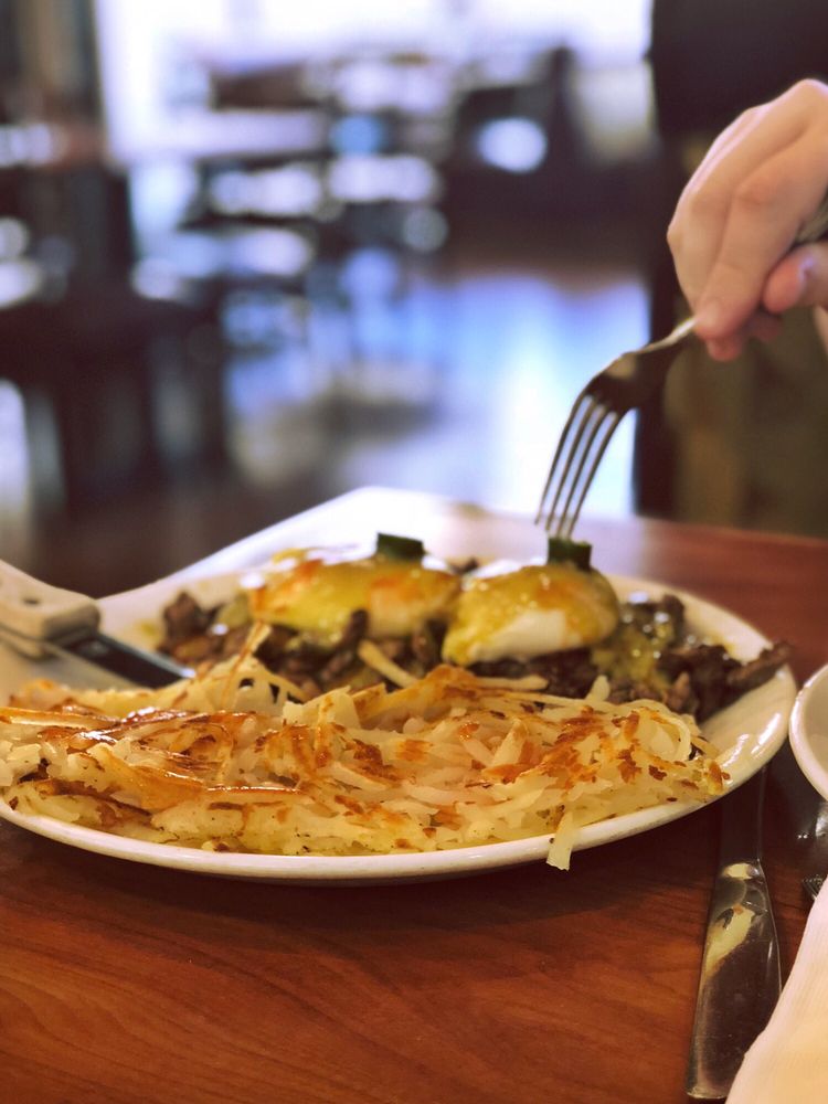 Broken Yolk Cafe