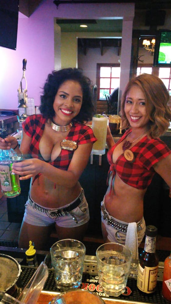 My Fav Two Beauties At Twin Peaks Bar In Round Rock They Take Care Photo Of Twin Peaks Round Rock Tx United States My Fav Two