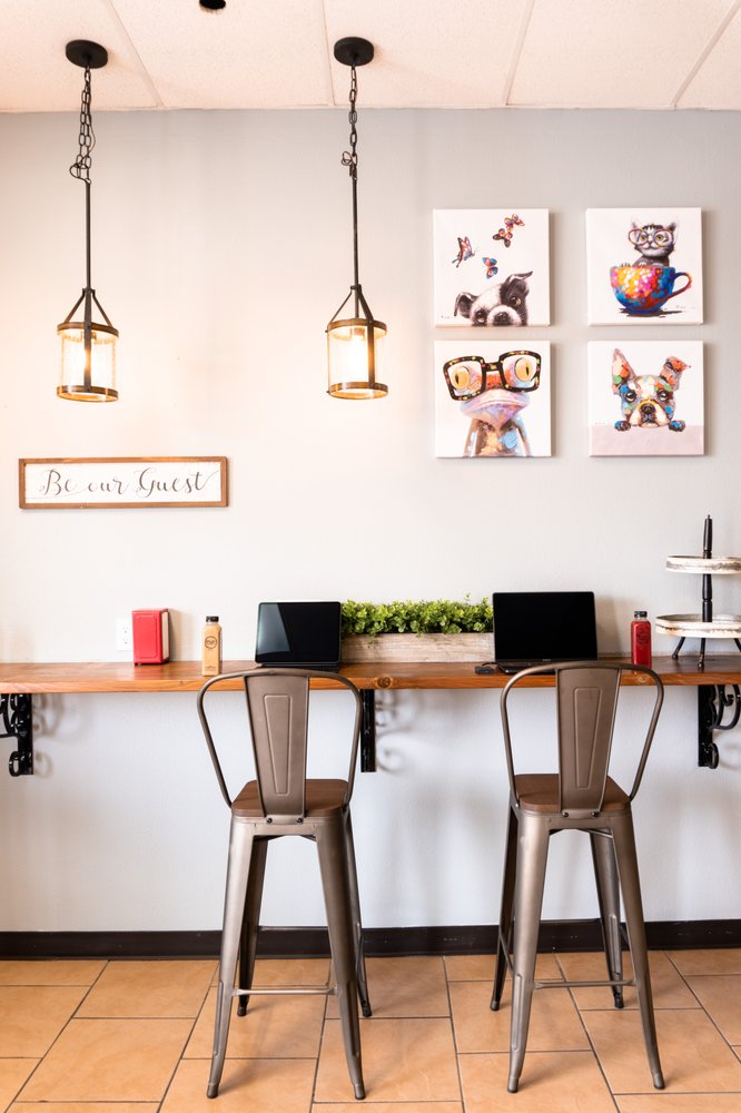 PUR Cafe Juice & Coffee West