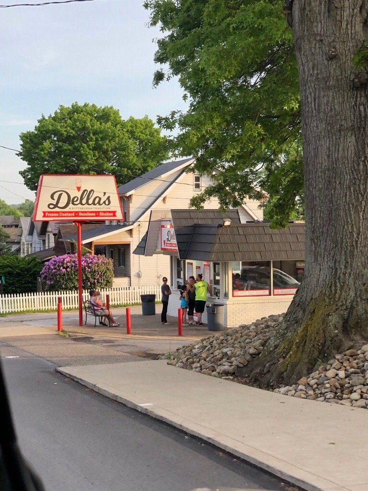 Della's Frozen Custard