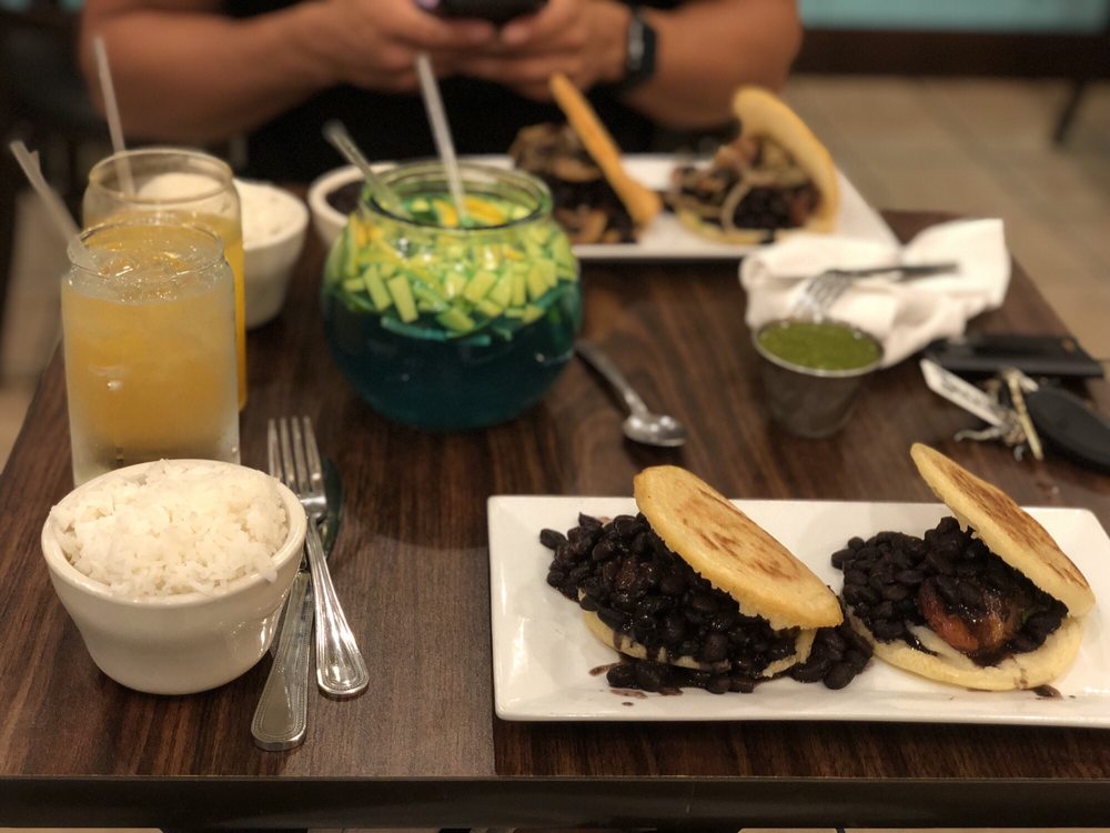 La Calle Arepas Bar