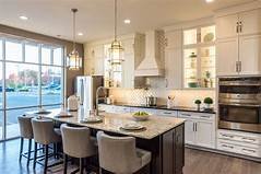 Amy Davies - Liz Moore & Associates