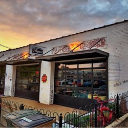 Realigned Used Vintage Consignment 115 E Lewis St Downtown Photo Of Realigned Greensboro Nc United States Even The Building Is Vintage