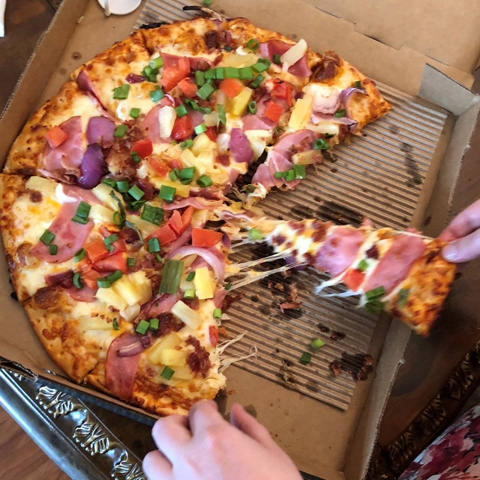 Maui Zaui With Ham Crisp Bacon Juicy Pineapple Tomatoes Red