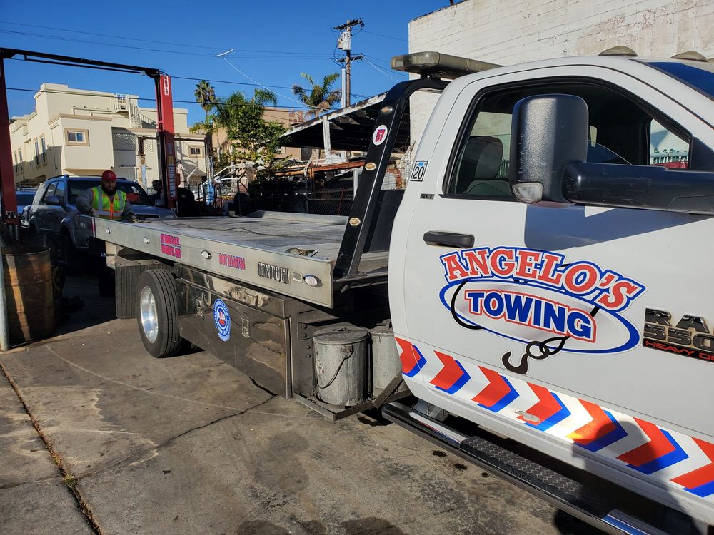 Angelo's Towing