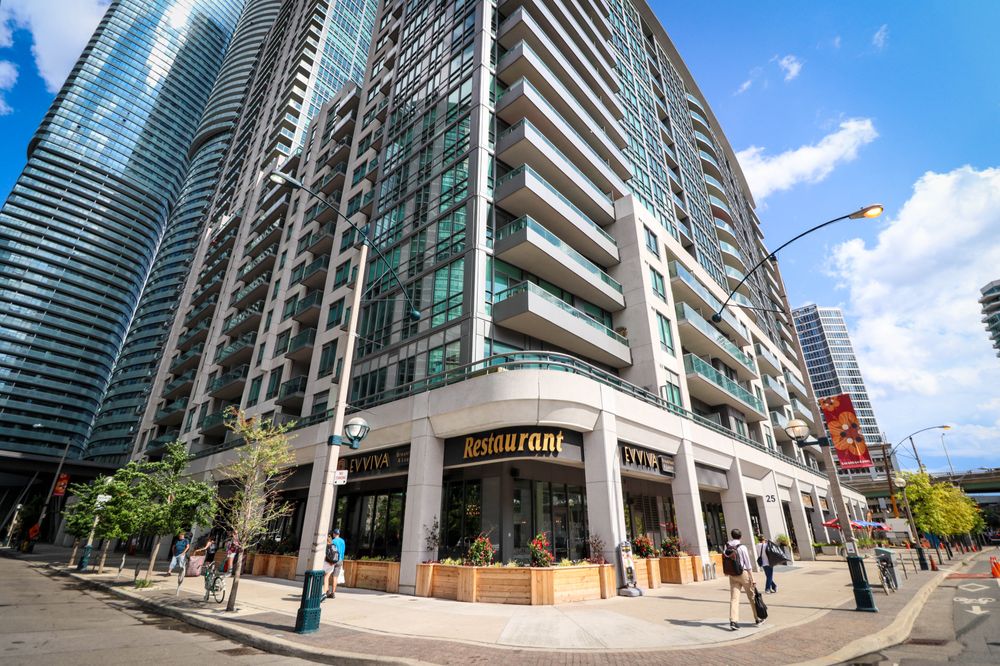 Evviva Breakfast & Lunch - Downtown Toronto