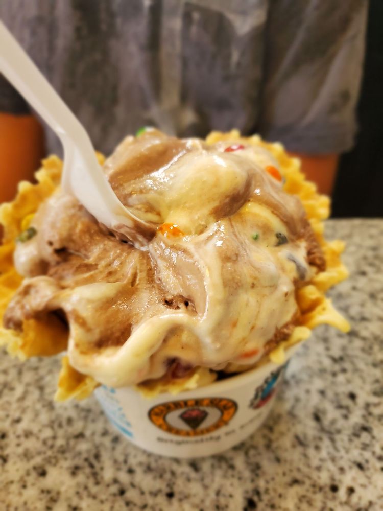 Maggiemoo's Ice Cream & Great American Cookies