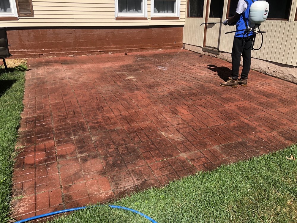 Diamond Cleaning & Powerwashing