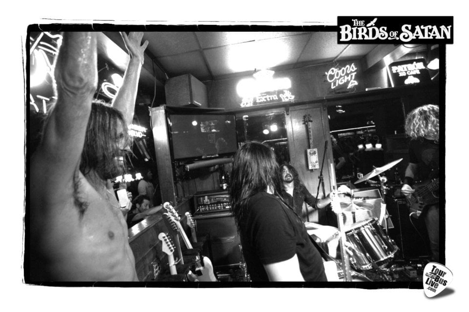 Maui Sugar Mill Saloon 65 Photos & 180 Reviews Dive Bars 18389 Ventura Blvd, Tarzana