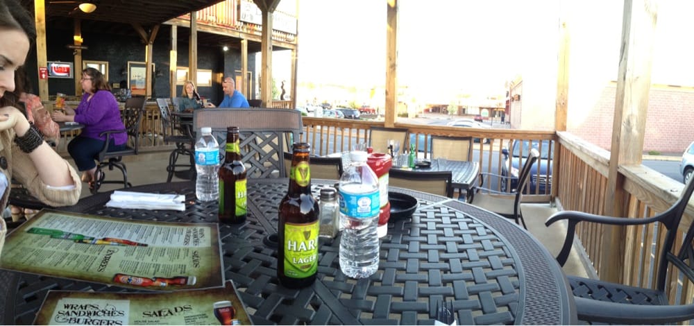 Dooley's Pub & Eatery