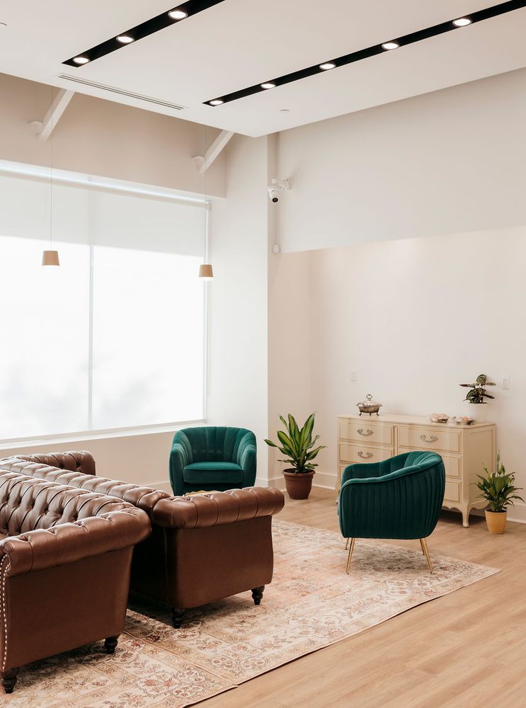 Julianna Salon - Webster