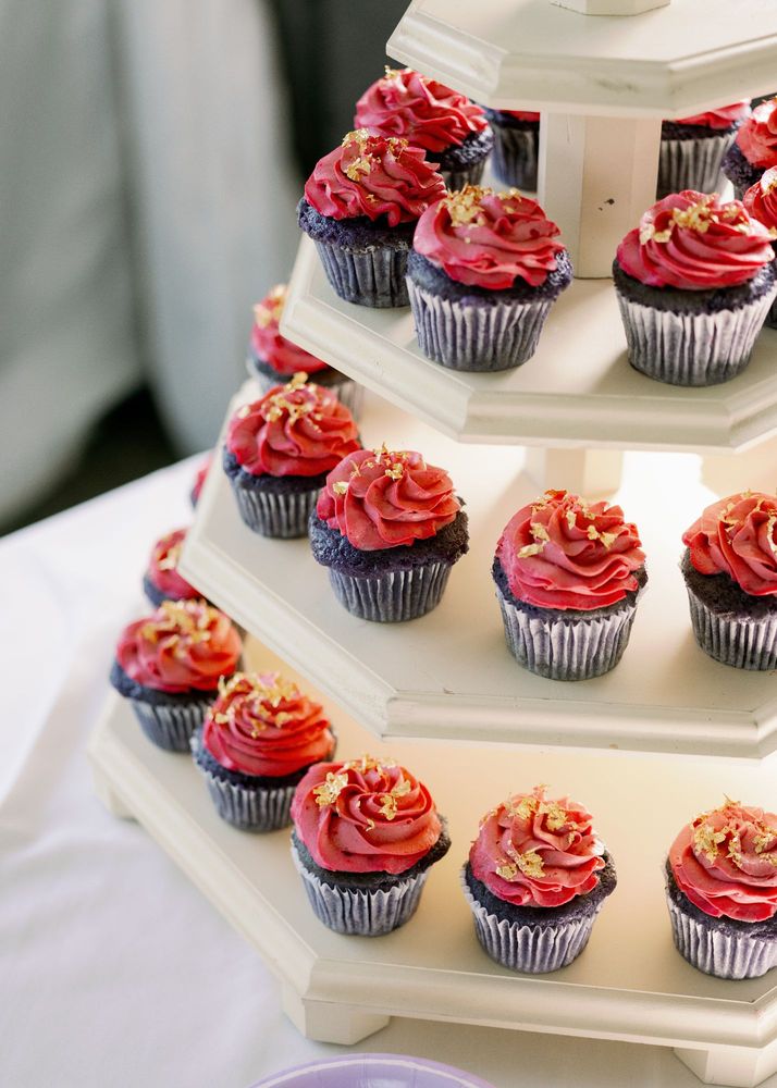 Lydia's Cakes & Confections