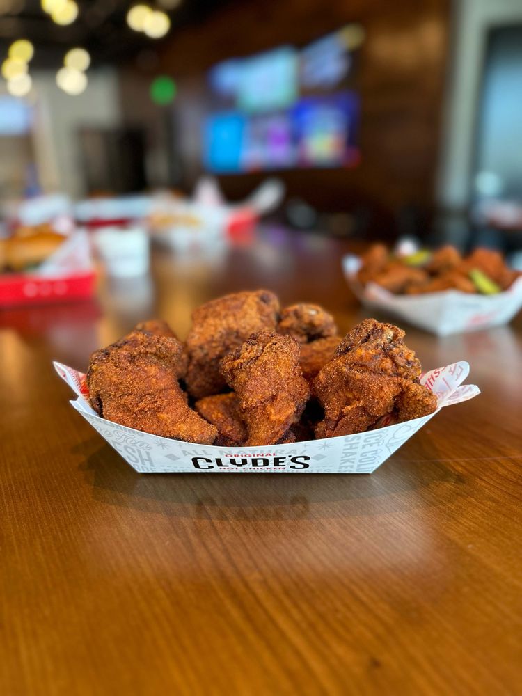 Clyde's Hot Chicken