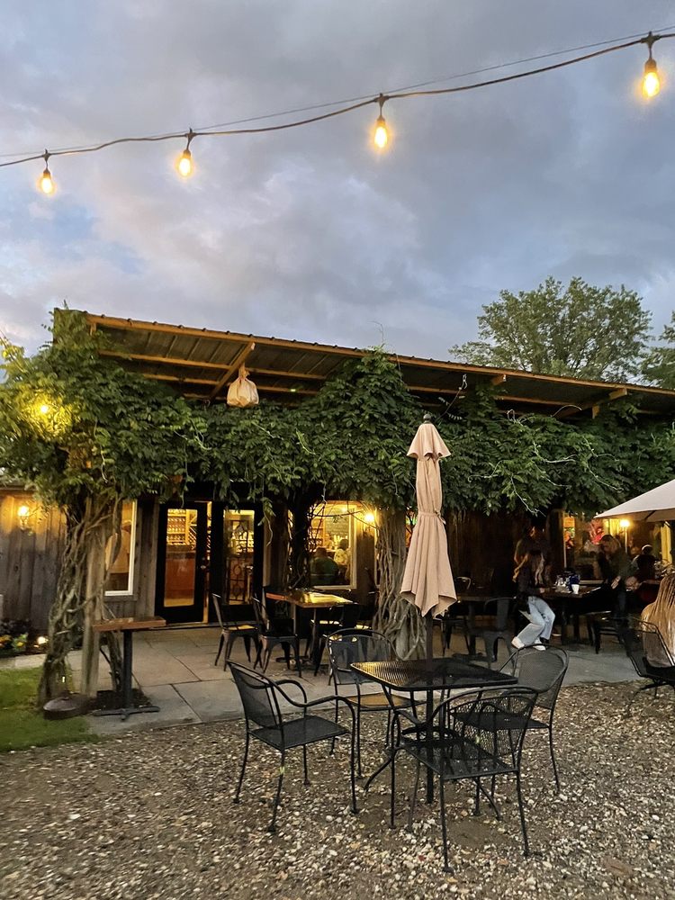 Auburn Road Vineyard and Winery