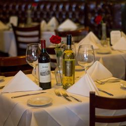 Chase Restaurant Bar And Grill Order Online 201 Photos 239 Photo Of Chase Restaurant Bar And Grill Santa Barbara Ca United States