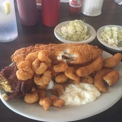 Pirate S Table Seafood Restaurant 17 Reviews 3536 Photo Of Pirate S Table Seafood Restaurant Wilmington Nc United States Trio Combo